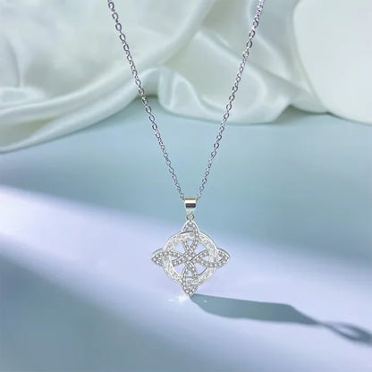 WitchKnot Necklace